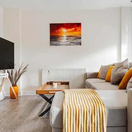 Brimmond Homes: Modern City-Center Apartment with Parking Manchester Exterior photo