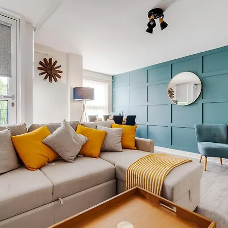 Brimmond Homes: Modern City-Center Apartment with Parking Manchester Exterior photo