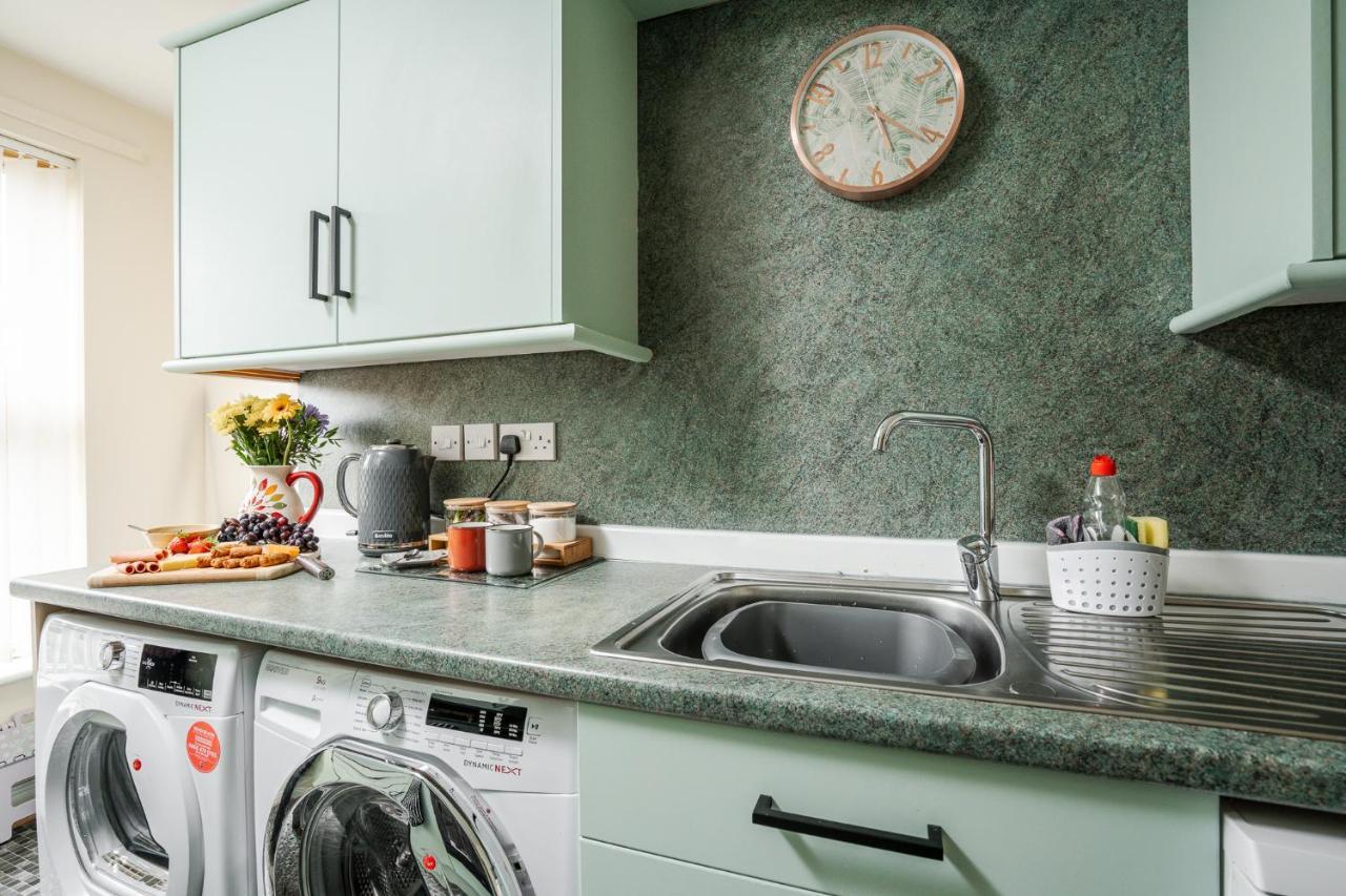 Brimmond Homes - Nr To Univ, Hospitals, O2 Apollo, Plab & 7 Mins To Centre - Stylish, Modern & Secure 2 Bed, 2 Bath With Allocated Free Parking