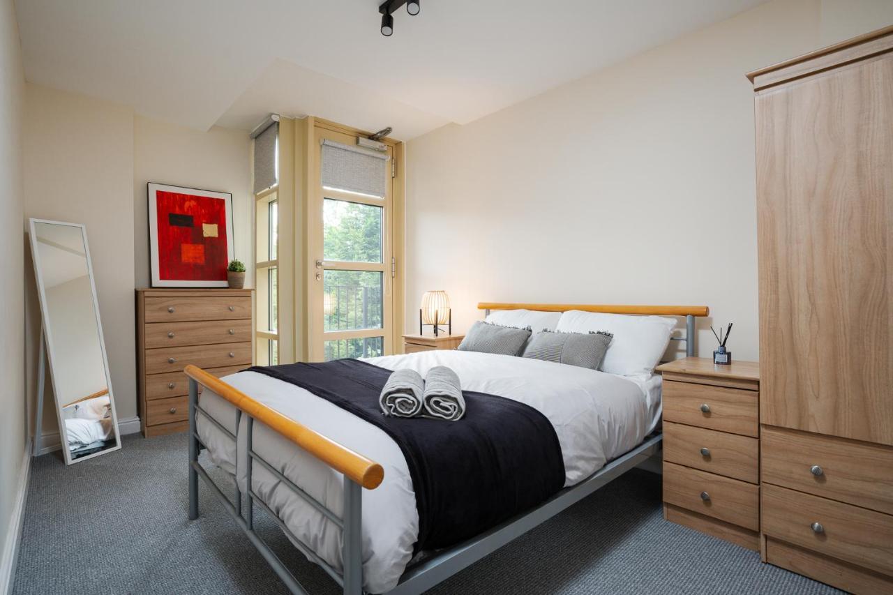 Апартаменты Brimmond Homes - Nr To Univ, Hospitals, O2 Apollo, Plab & 7 Mins To Centre - Stylish, Modern & Secure 2 Bed, 2 Bath With Allocated Free Parking Манчестер