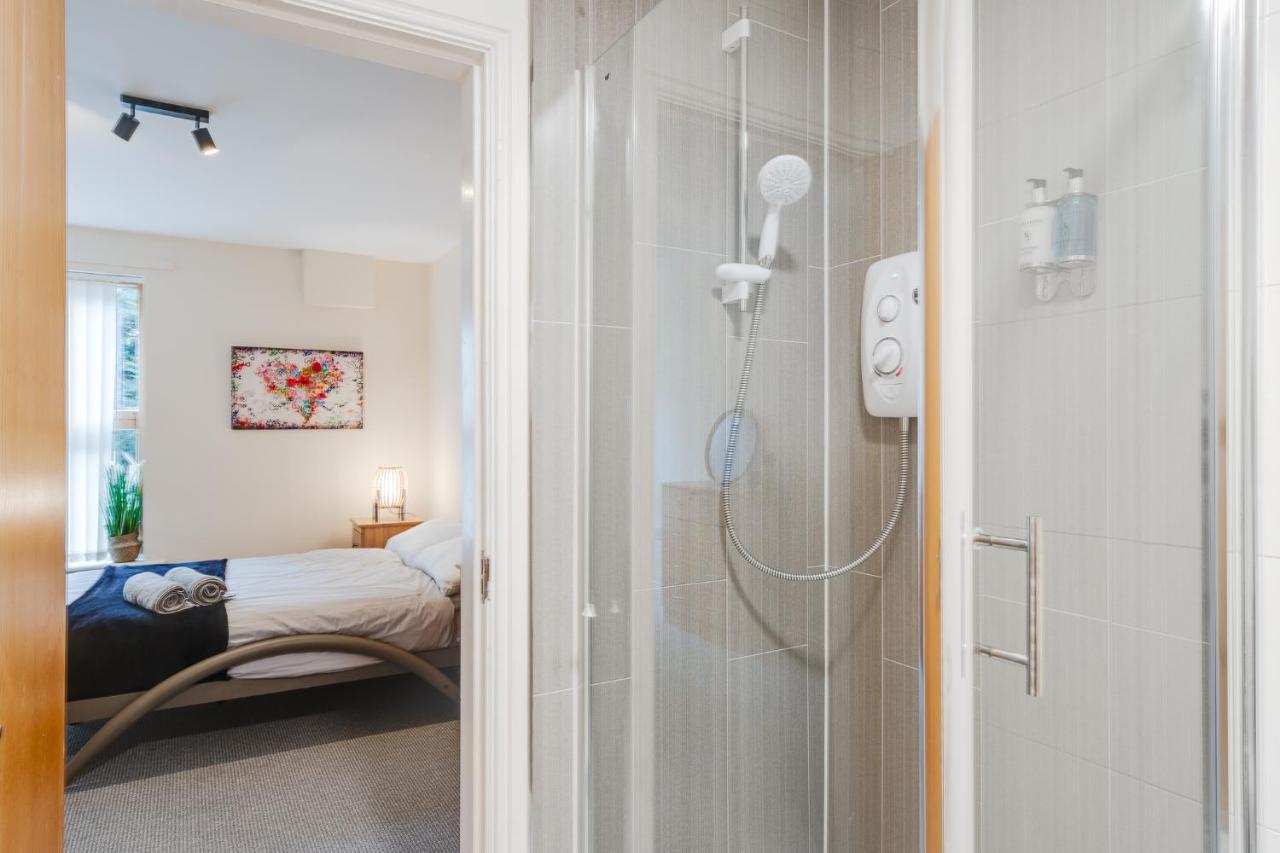 Brimmond Homes - Nr To Univ, Hospitals, O2 Apollo, Plab & 7 Mins To Centre - Stylish, Modern & Secure 2 Bed, 2 Bath With Allocated Free Parking * Манчестер