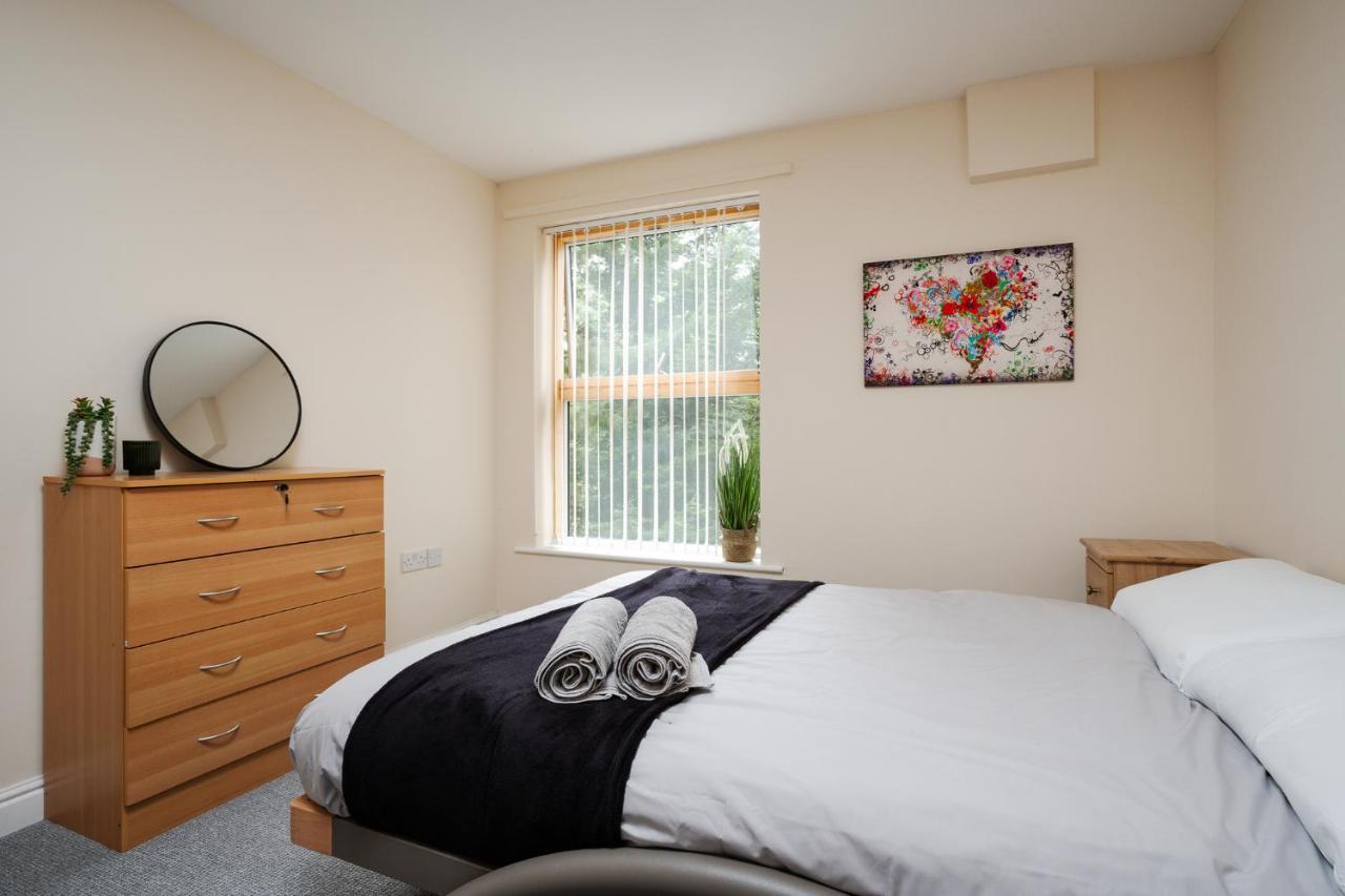 Brimmond Homes - Nr To Univ, Hospitals, O2 Apollo, Plab & 7 Mins To Centre - Stylish, Modern & Secure 2 Bed, 2 Bath With Allocated Free Parking Апартаменты