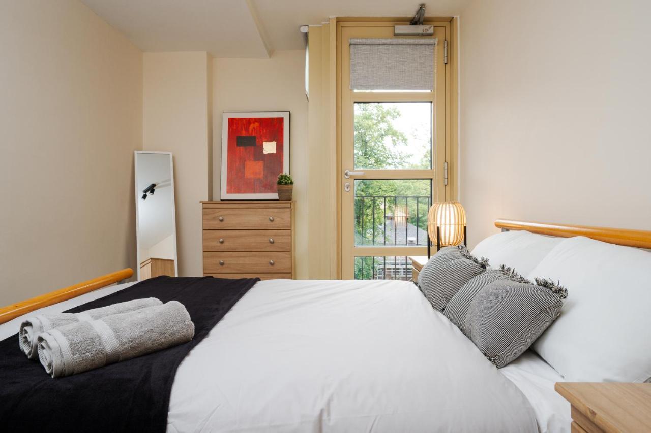 Brimmond Homes - Nr To Univ, Hospitals, O2 Apollo, Plab & 7 Mins To Centre - Stylish, Modern & Secure 2 Bed, 2 Bath With Allocated Free Parking Апартаменты *