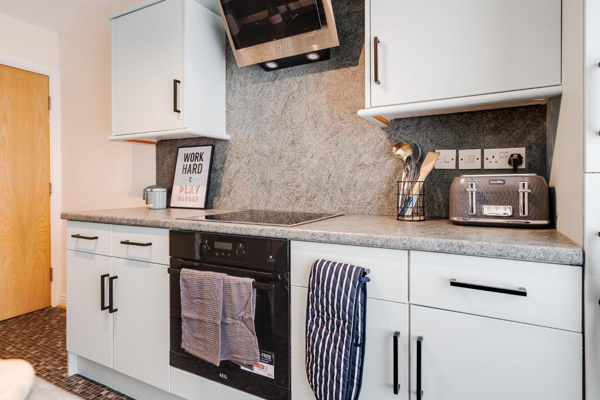 Brimmond Homes - Nr To Univ, Hospitals, O2 Apollo, Plab & 7 Mins To Centre - Stylish, Modern & Secure 2 Bed, 2 Bath With Allocated Free Parking Манчестер