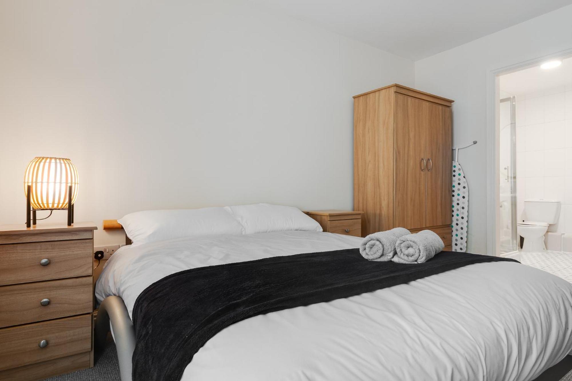 Brimmond Homes - Nr To Univ, Hospitals, O2 Apollo, Plab & 7 Mins To Centre - Stylish, Modern & Secure 2 Bed, 2 Bath With Allocated Free Parking Апартаменты